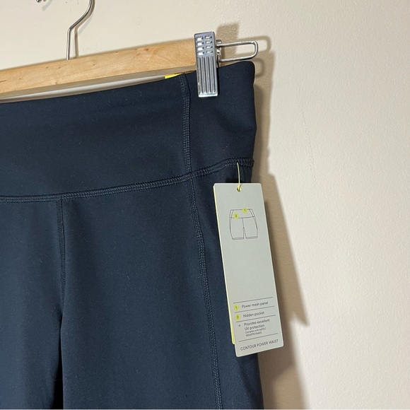 NWT All in Motion Contour Power Waist Mid Rise Shorts - Picture 2 of 11